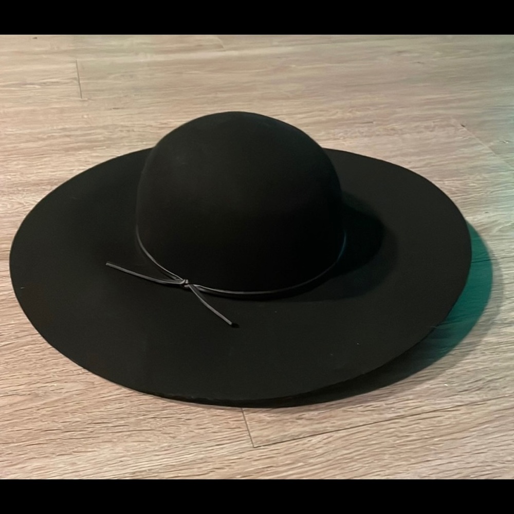 HM floppy hat